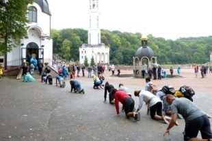 Православные верующие. © Фото с сайта communitarian.ru